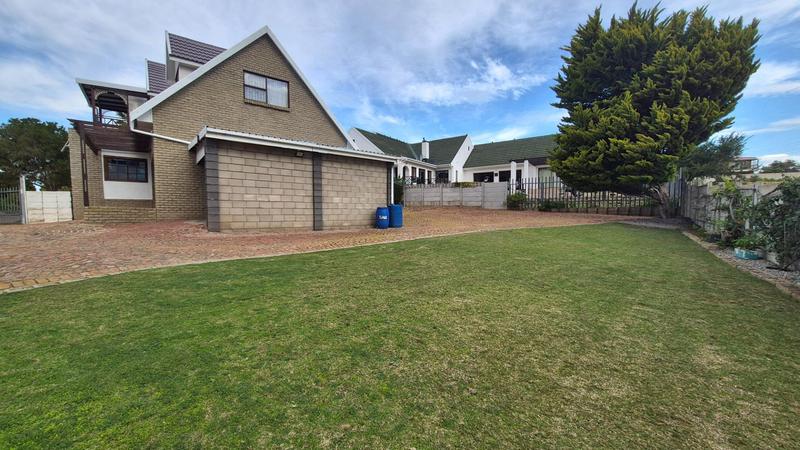 4 Bedroom Property for Sale in Hartenbos Heuwels Western Cape
